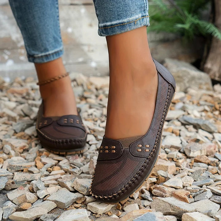 AINA™ - Everyday Ease Comfort Slides